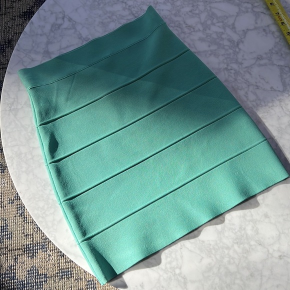 BCBG Max Azria Aqua Bandage Skirt. NWOT. S - Picture 5 of 8